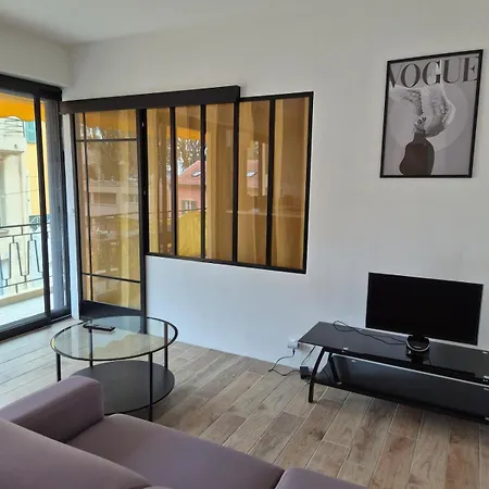 Village Center - Parking - Air Conditioning - Terrace Апартаменты